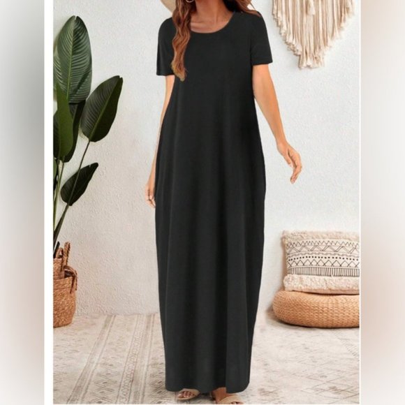 Black Round Neck Hidden Pocket Maxi Tee Dress - Picture 3 of 5